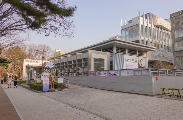 서울-강남-가볼만한곳-베스트-리스트-모음-추천-놀거리-아이들과-갈만한곳-가족-연인-커플-데이트-코스-여행-여행지-코스-현대-모터-스튜디오-도산-공원-산책-스머프-매직-포레스트-피규어-뮤지엄-마이-아트-스타필드-코엑스-아쿠아리움-운영-시간-영업-주소-위치-주차장-입장료-할인-도서관-카페-맛집