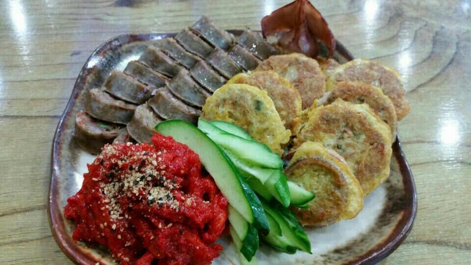 강원도-속초-중앙시장-맛집-현지인-추천-수요미식회-클리앙-더쿠-순위-물회-생선구이-정리-베스트10-가성비-저렴한-대게-5대-롯데리조트-체스터톤스-내돈내산-대포항-포장-카페-순두부-초당